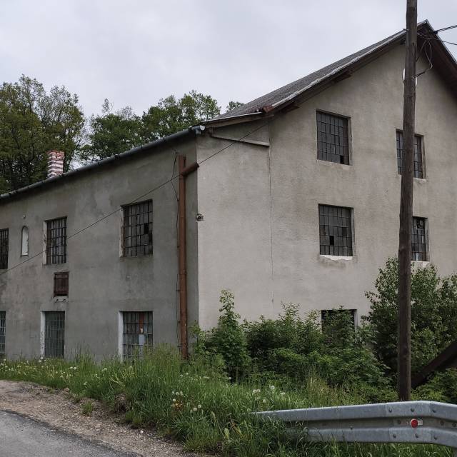 Młyn gospodarczy w Harcie,  Autor: https://pl.m.wikipedia.org/wiki/Plik:Harta_-_zabytkowy_m%C5%82yn.jpg