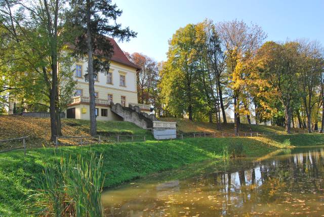 Dwór w Izdebkach